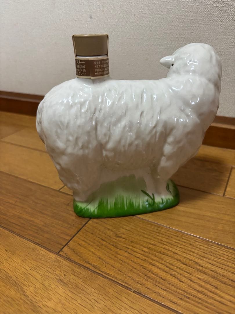 【未開栓】干支 未 羊型 陶器 ウイスキー サントリー ローヤル12年