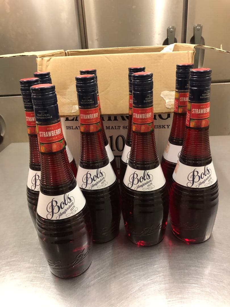 新ラベル　Bols ストロベリーリキュール 700ml 9本セット