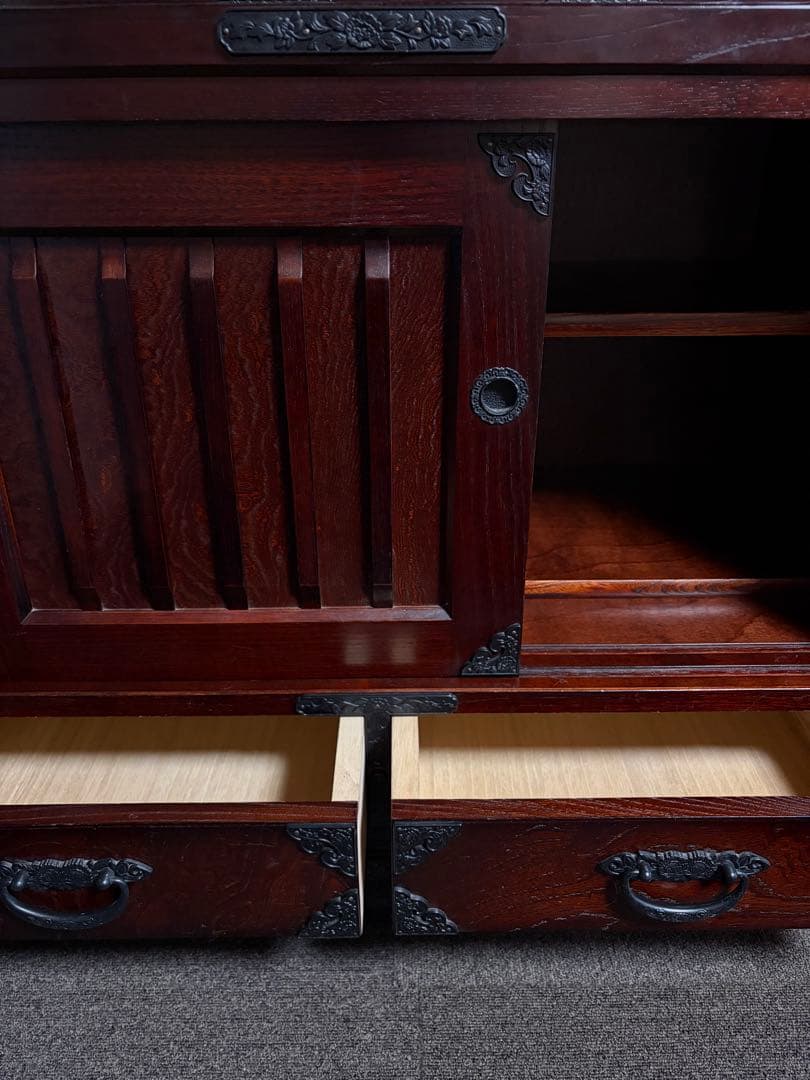 水屋箪笥 和箪笥 岩谷堂箪笥 桐箪笥 棚 引き戸 引き出し 日本製 国産家具