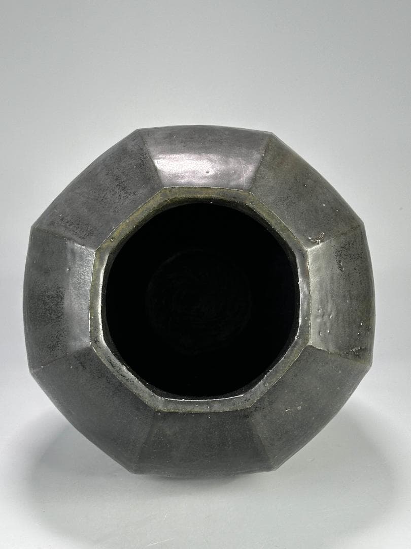 日本美術　矢野直人　黒唐津　花生　面取壺　美品　共箱　共布　本物保証