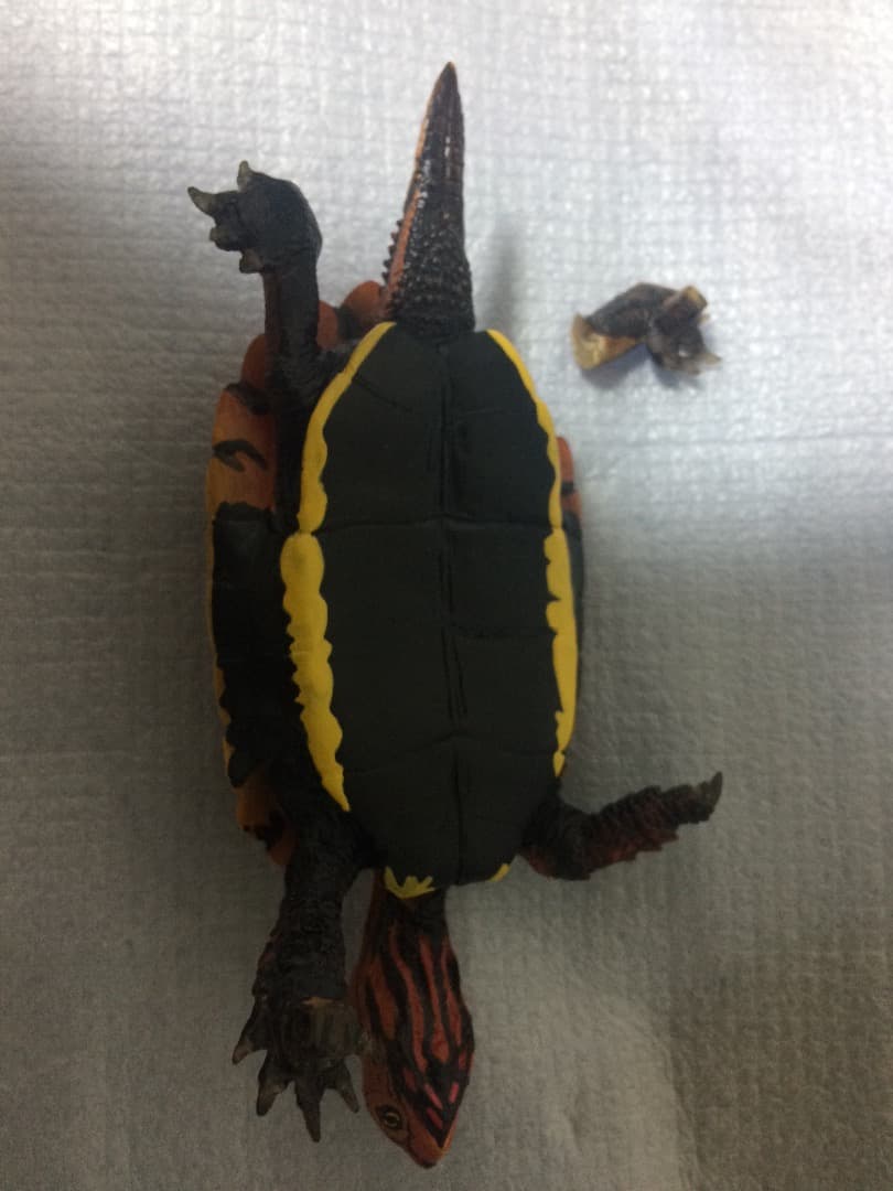 カリン フィギュア 破損あり