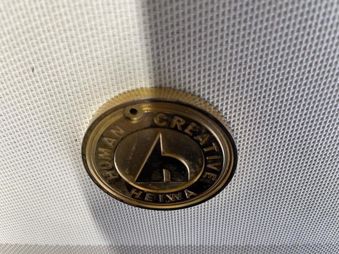 【希少品】パチスロメーカー　HEIWA　金メダル　約174ｇ　約7ｃｍ×7ｃｍ