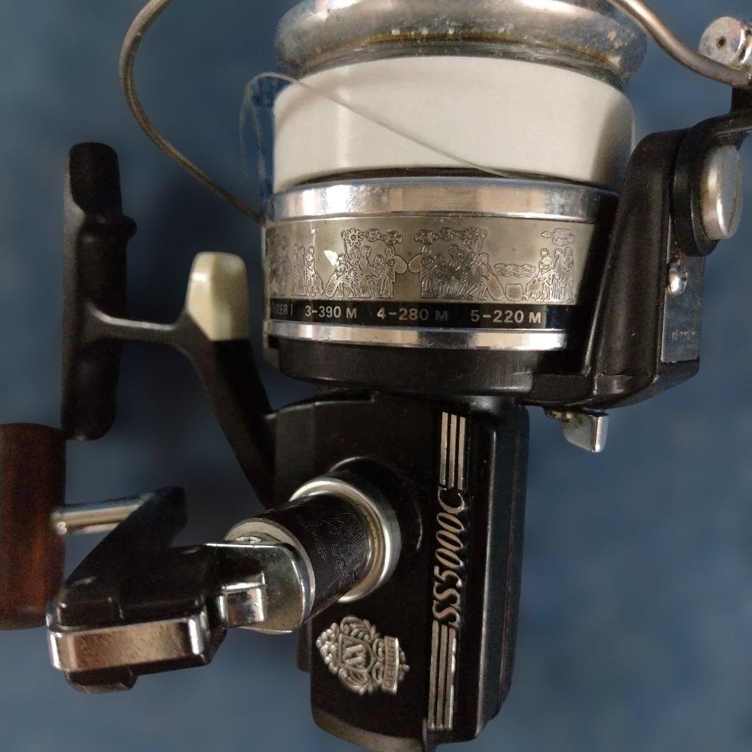 釣*人様 ダイワ SS5000C フィッシングリール 木製ハンドル　2個セット