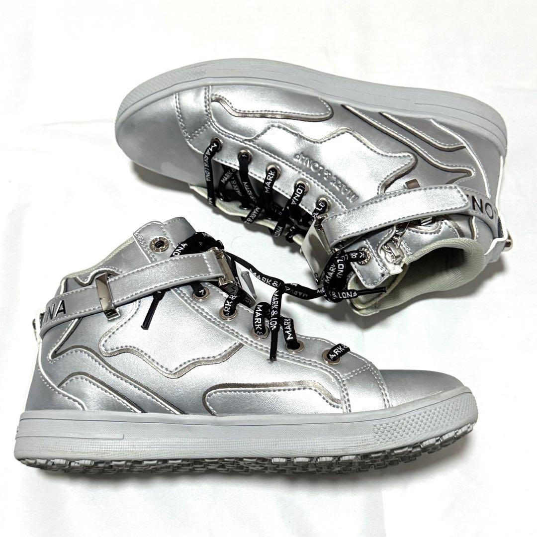 セール中MARK&LONAマークアンドロナシルバー スパイクレスシューズ24cm