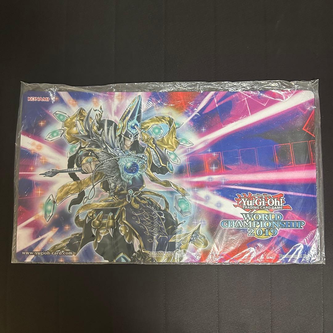 【公式】 プレイマット WCS2019 黒衣之詔刀師 ノリトシ