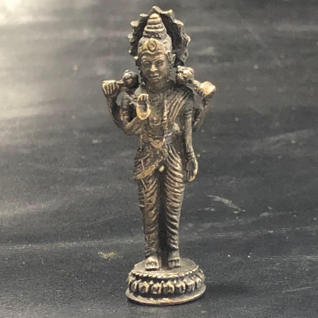 珍品◼️また蔵から謎の優しそうなお顔の金属製の神様の直立仏像が出て来ました。