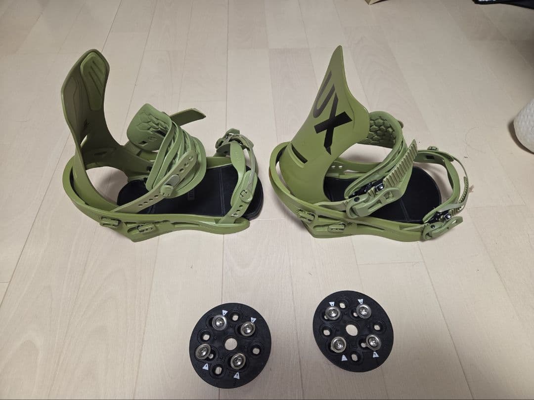 23-24FLUX DS Mサイズ オリーブ