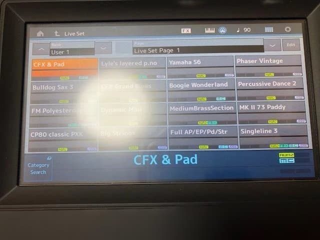YAMAHA シンセサイザーMODX６＋　６１鍵盤