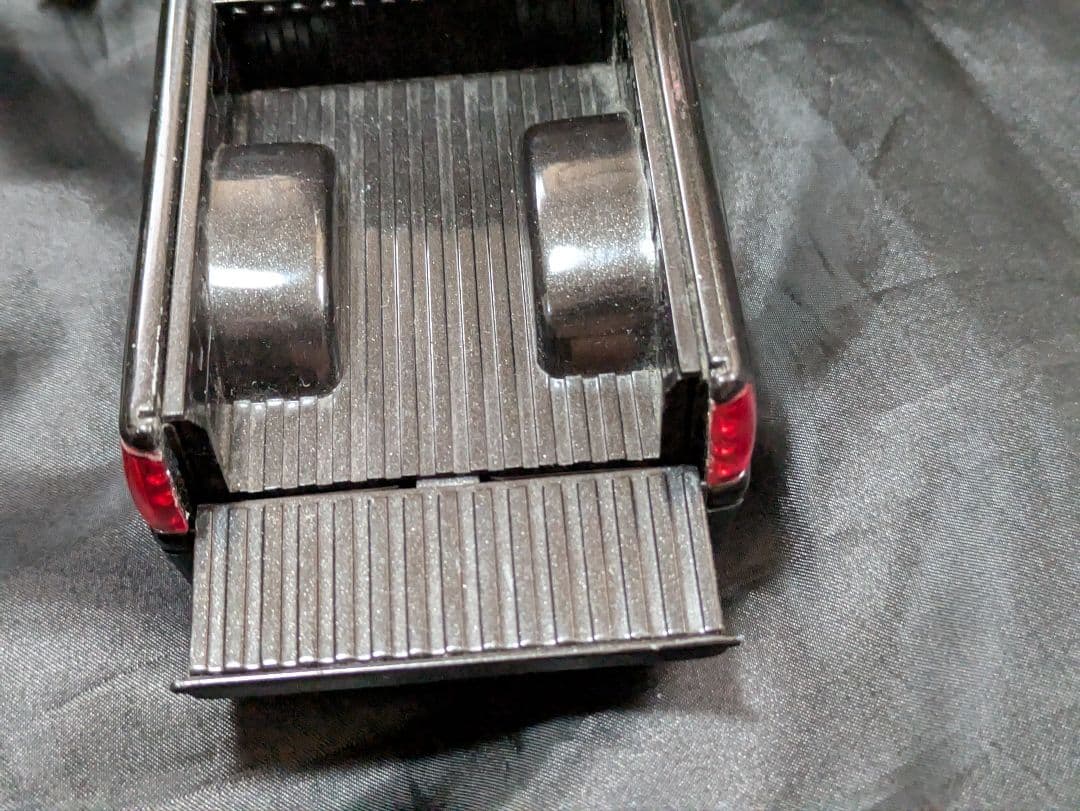 jada 2002 シボレー シルバラード　1/24 DUB CITY