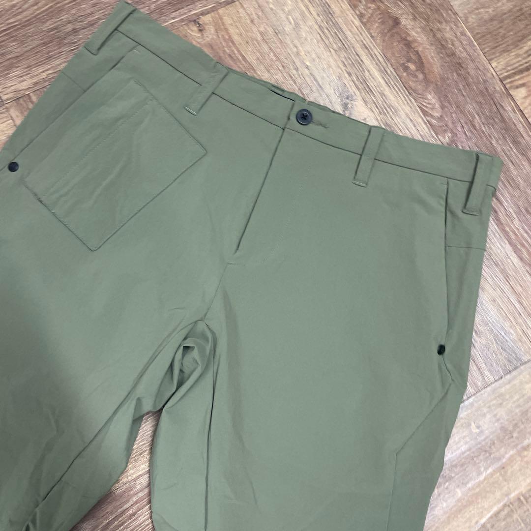 ブリーフィングゴルフ　カーキ　ストレッチパンツ　サイズM