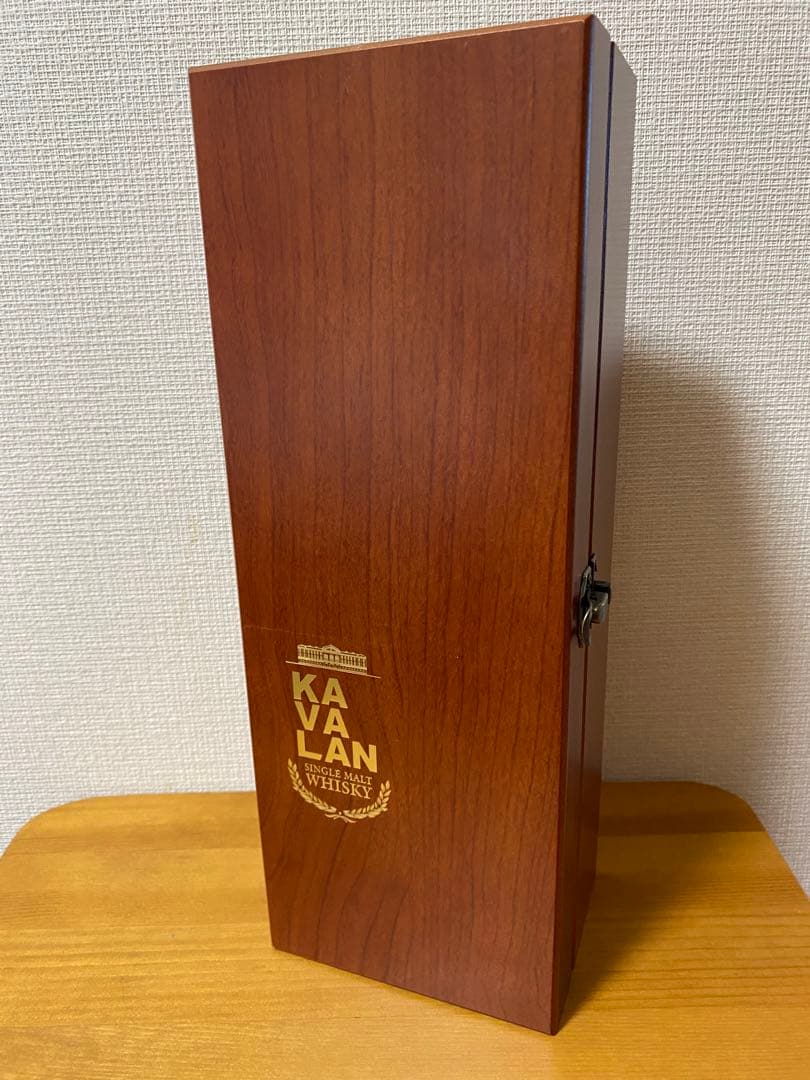 KAVALAN ウイスキー 750ml 木製ボックス付き
