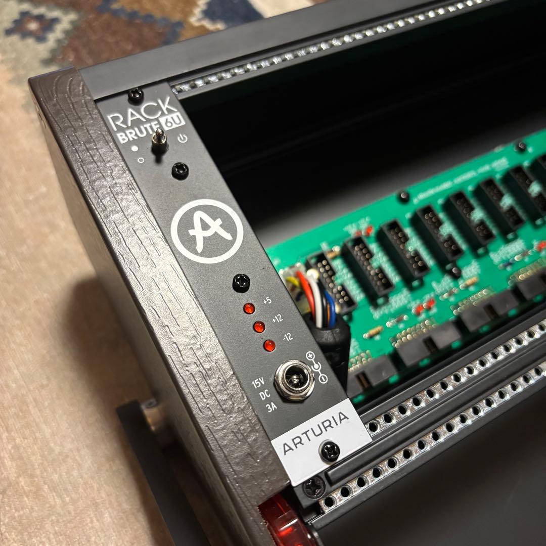 ARTURIA RACK BRUTE 6U Noirモジュラーシンセ ケース