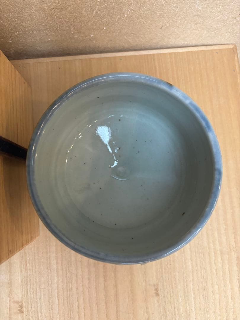 茶碗　呉須筒梅文　河井敏孝