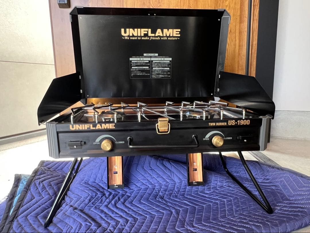 【廃盤】UNIFLAME ツーバーナーコンロ US-1900 テーブル・収納付き