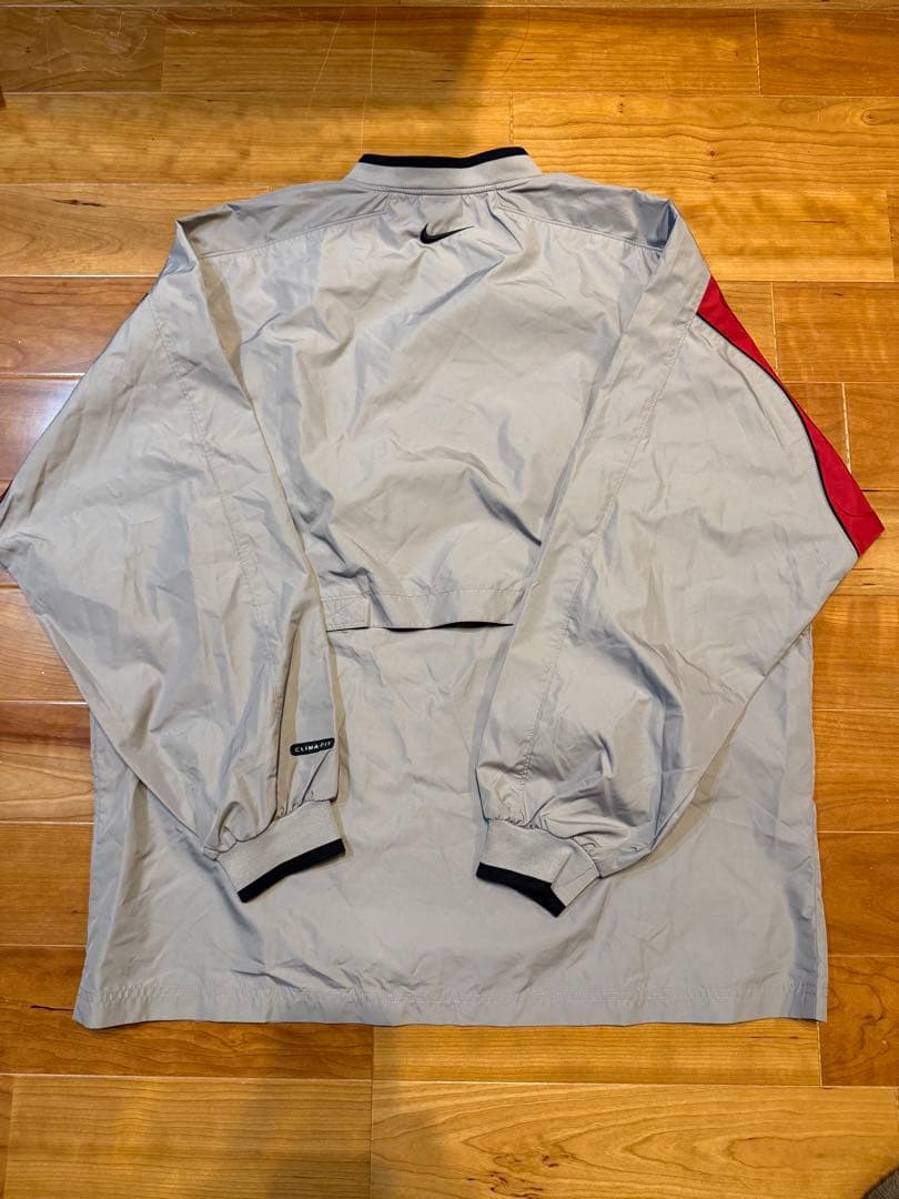 新品同様　サッカー　ナイキ　NIKEナイロン ピステ 上下セット　Lサイズ