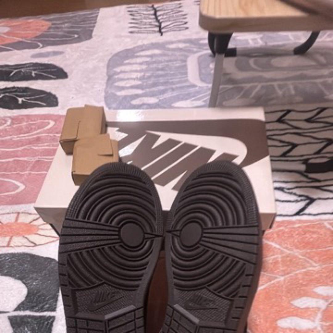 シューズ Travis Scott Velvet Brown and Dark Mocha