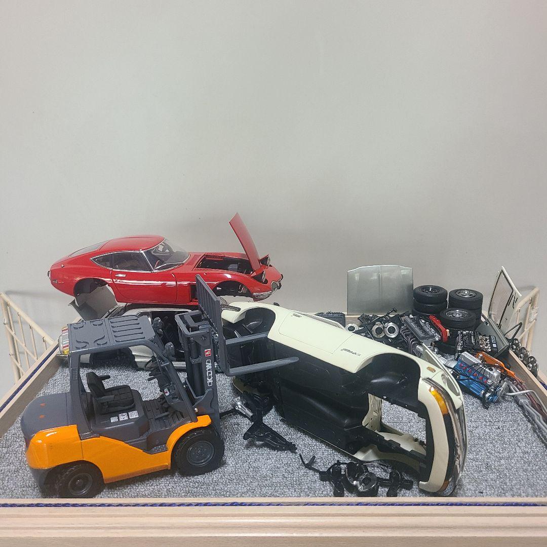 1/18ミニカー解体ジオラマ