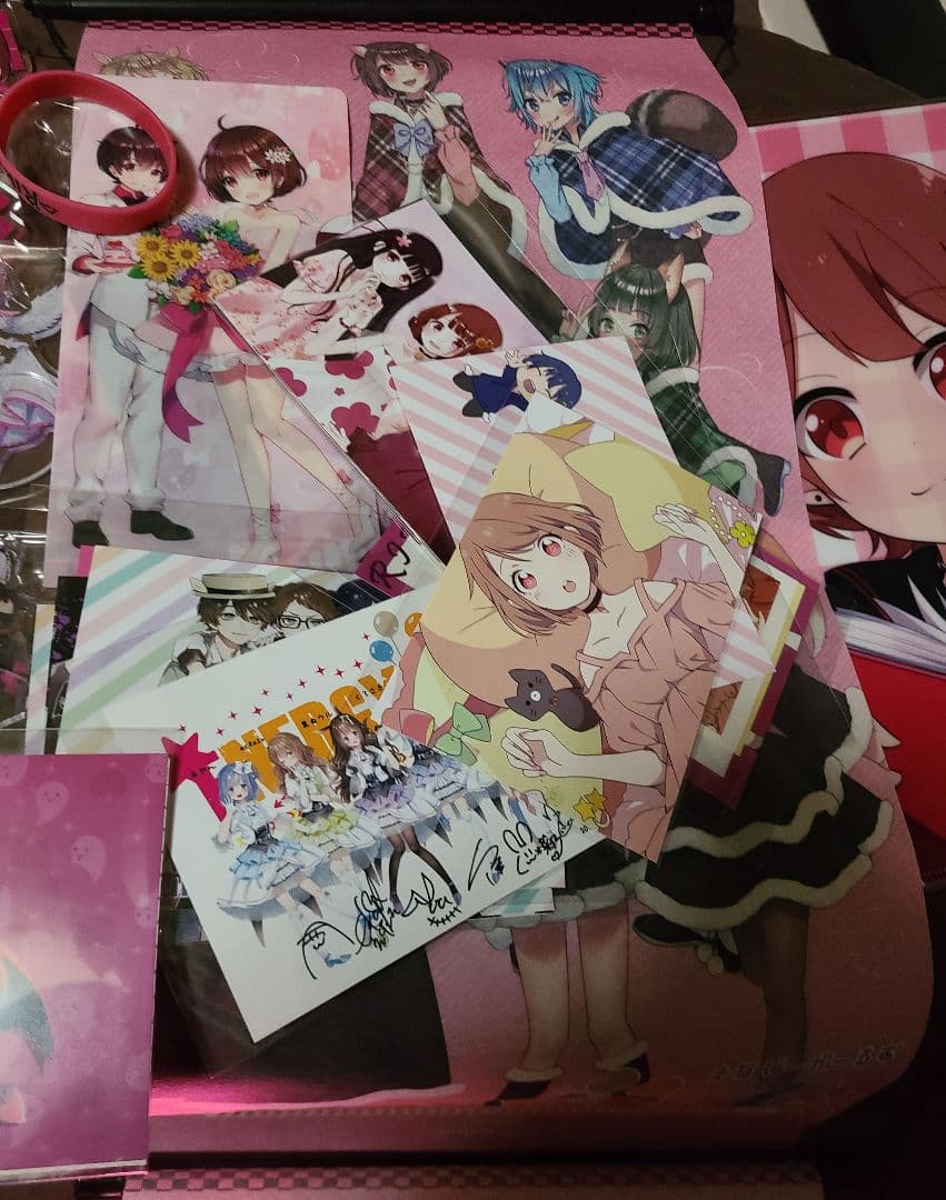 利香　CD グッズ　Tシャツ　タオル　クリアファイル　缶バッジ　タペストリー