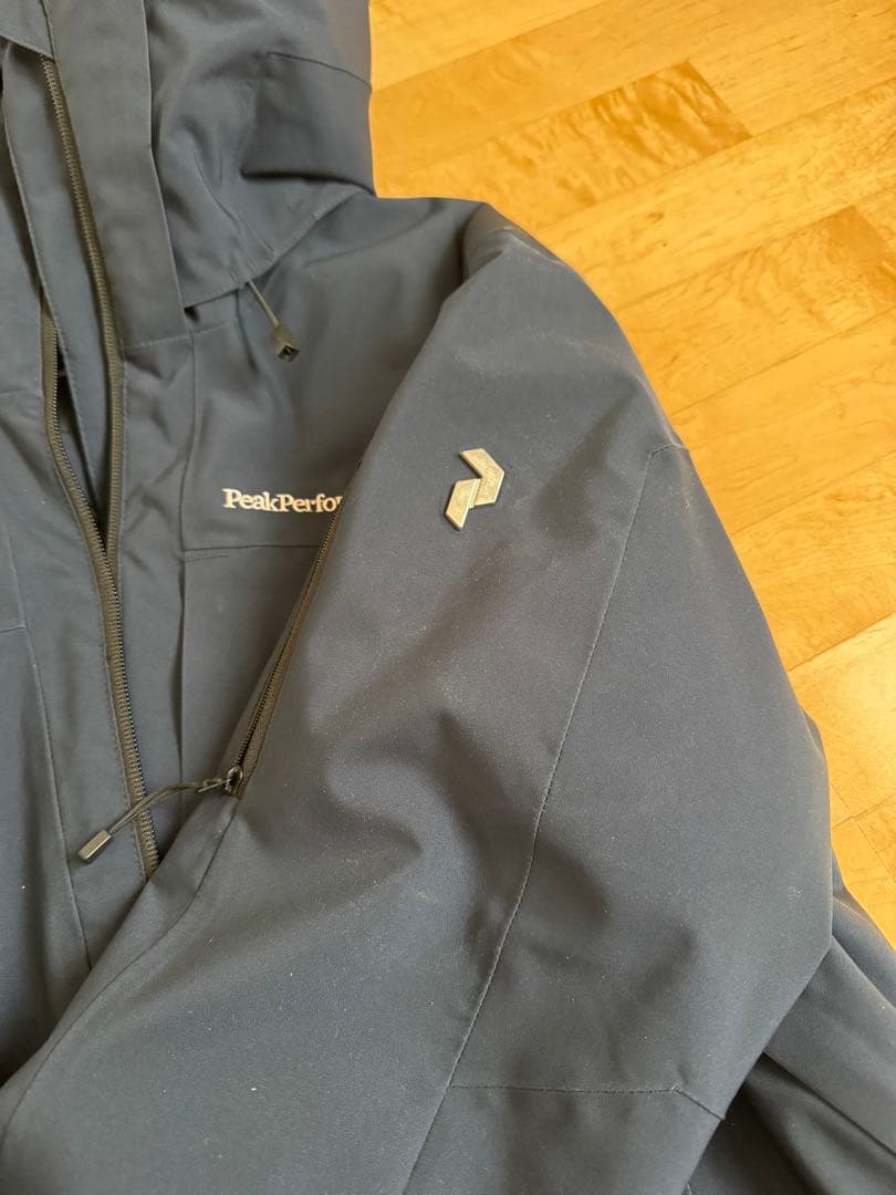 ピークパフォーマンス マルーンジャケット 中綿入り