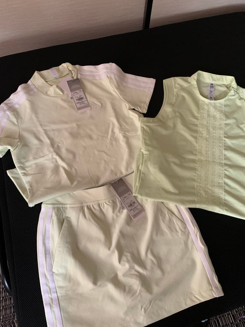 adidasセットアップ S ノースリーブスカートモックネックライトグリーン