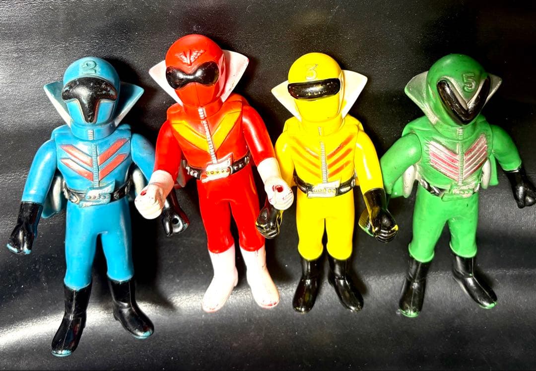 ゴレンジャーソフビ4体まとめて！昭和レトロ　出品は11月末で終了