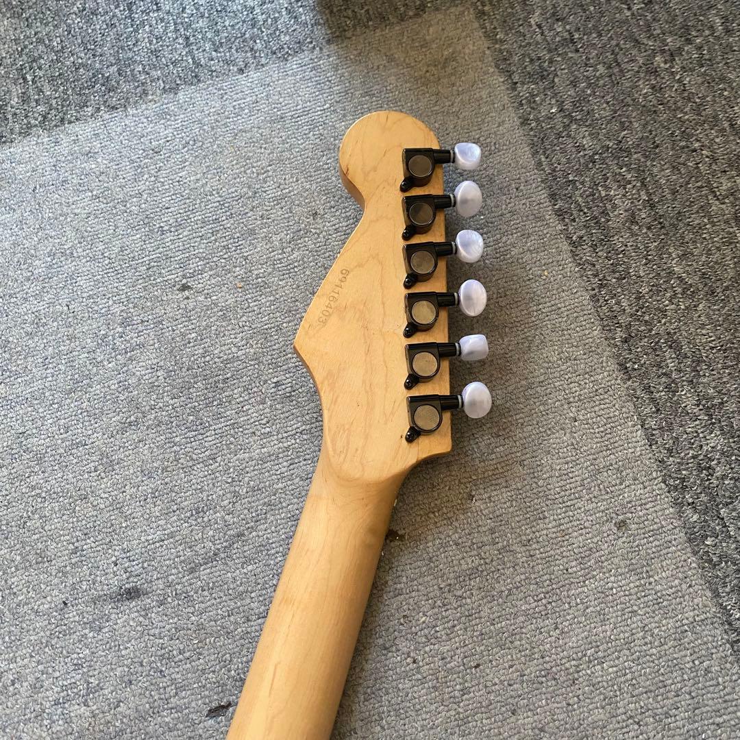 ジミヘンドリックスサイケペイントストラトキャスター！奇抜なデザインコンポーネント