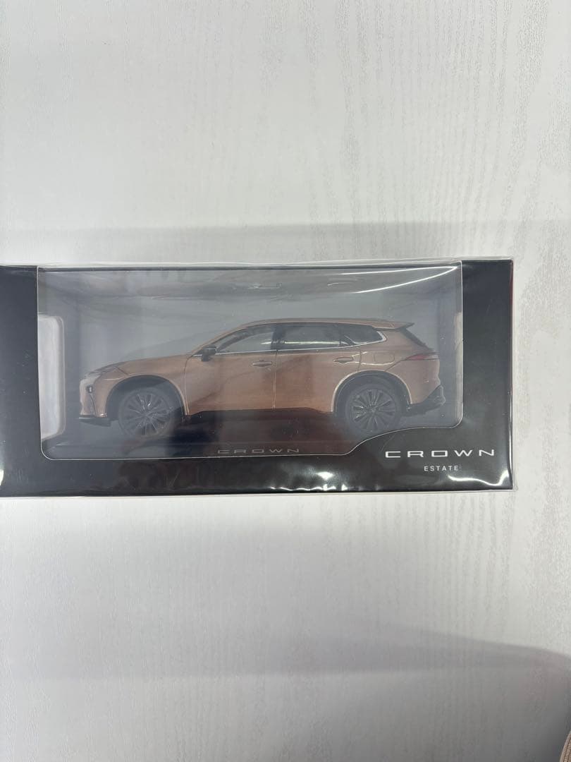 PHEVモノトーン クラウンエステート カラーサンプル 新型3/14ブロンズ