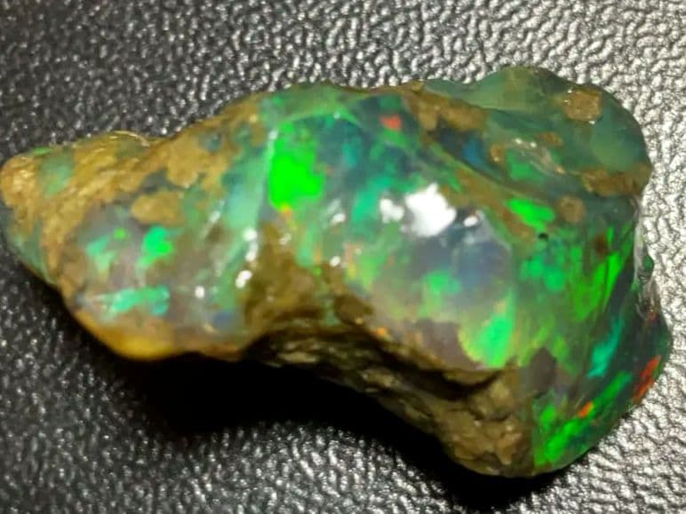 【30CT】エチオピア　プレシャス　オパール　原石　透明　青　鉱物標本　ウェロ産