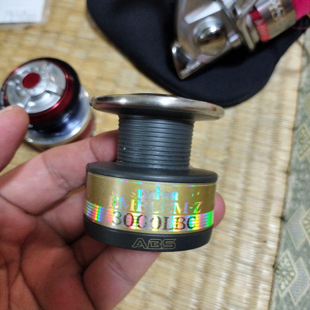 DaiwaトーナメントISOZ-3000LB　替えスプール2個・ケース付き