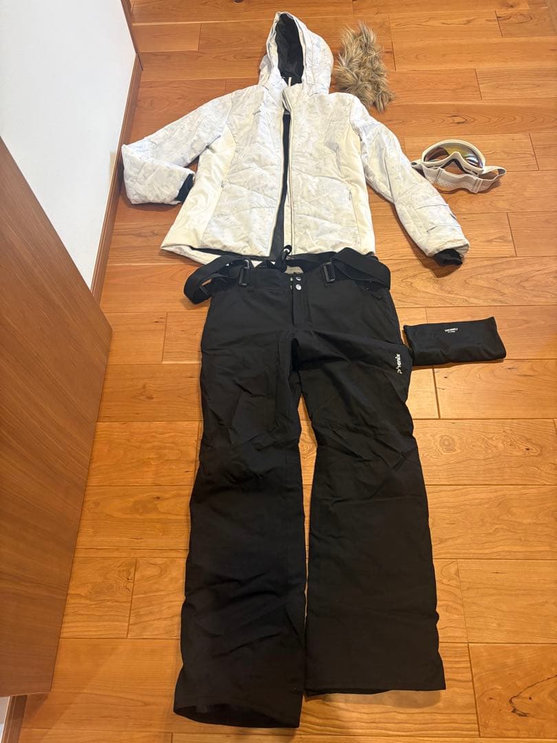 スキーウェア4点セット ゴーグル　ネックウォーマー