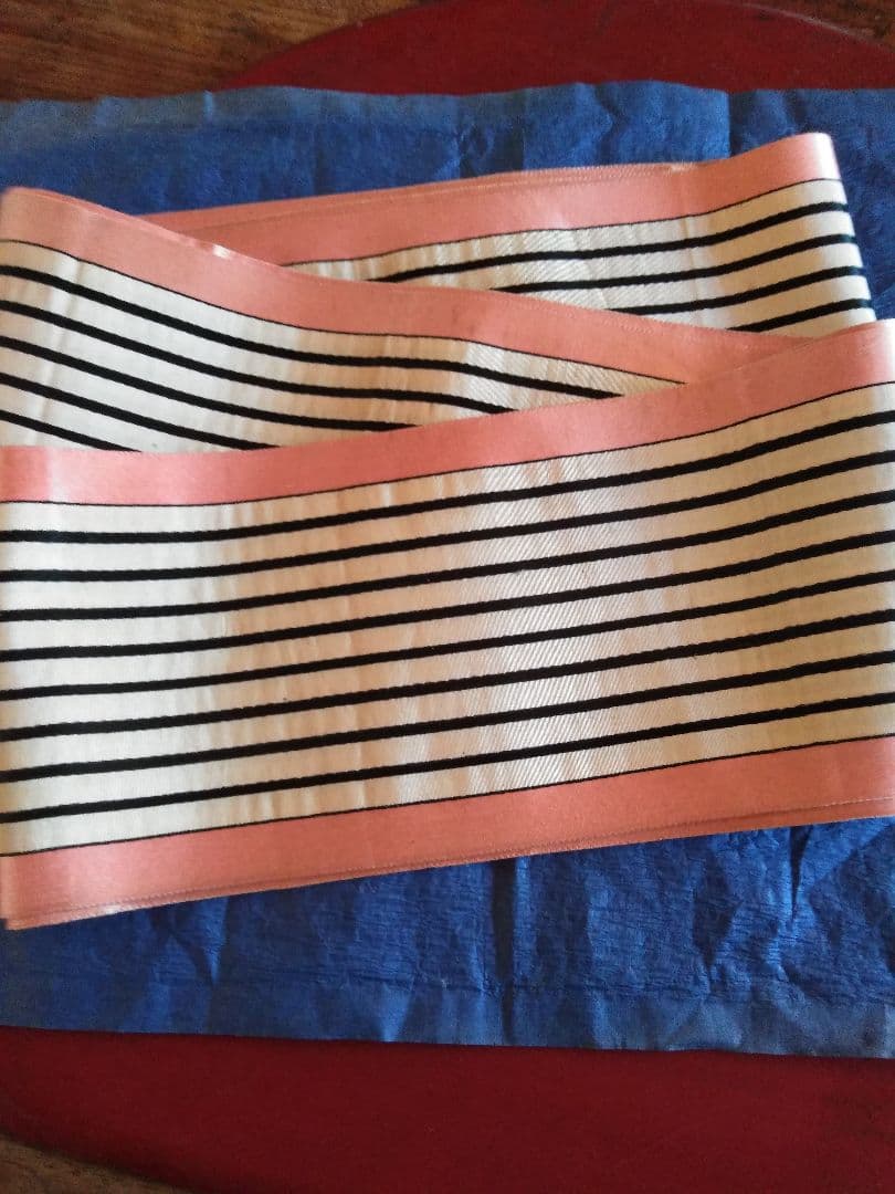 フランスシルクのスタイリッシュなは幅広リボンテープ