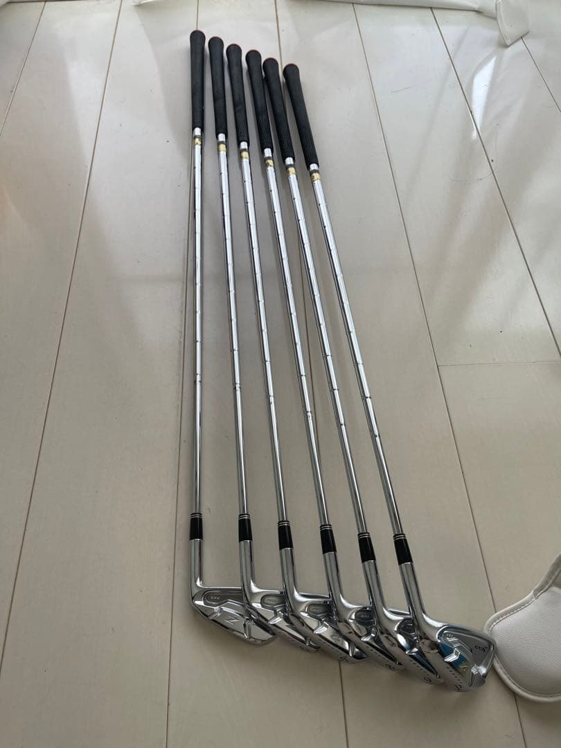 スリクソンアイアンセット　PW〜5