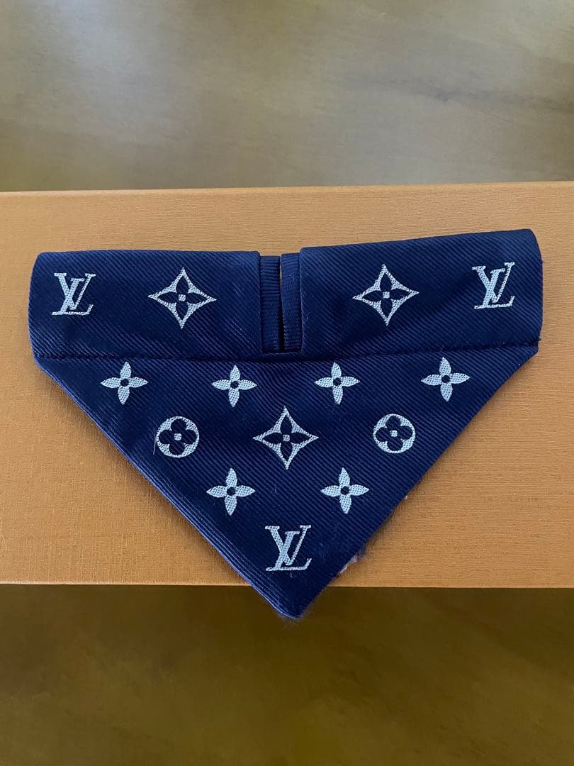 新作　ルイ・ヴィトン　小型犬用バンダナ モノグラムグリーン　首輪　ハーネス