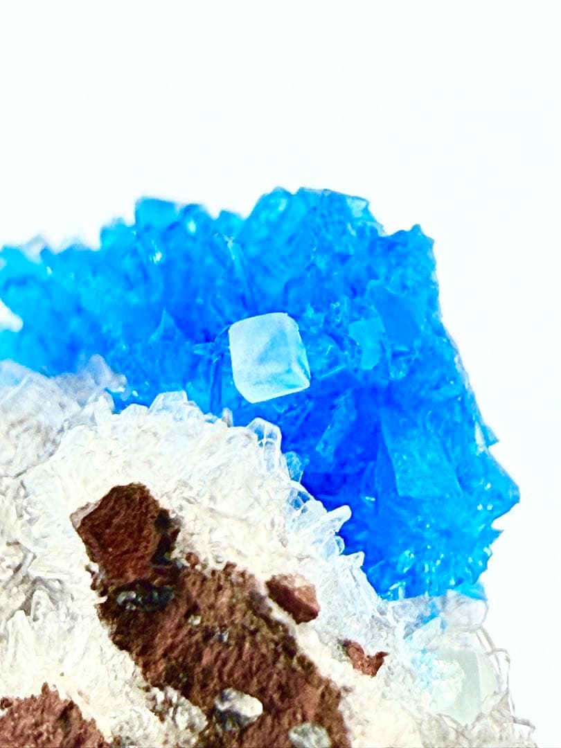 角砂糖　カバンサイト　原石　鉱物標本　天然石　ペンタゴナイト