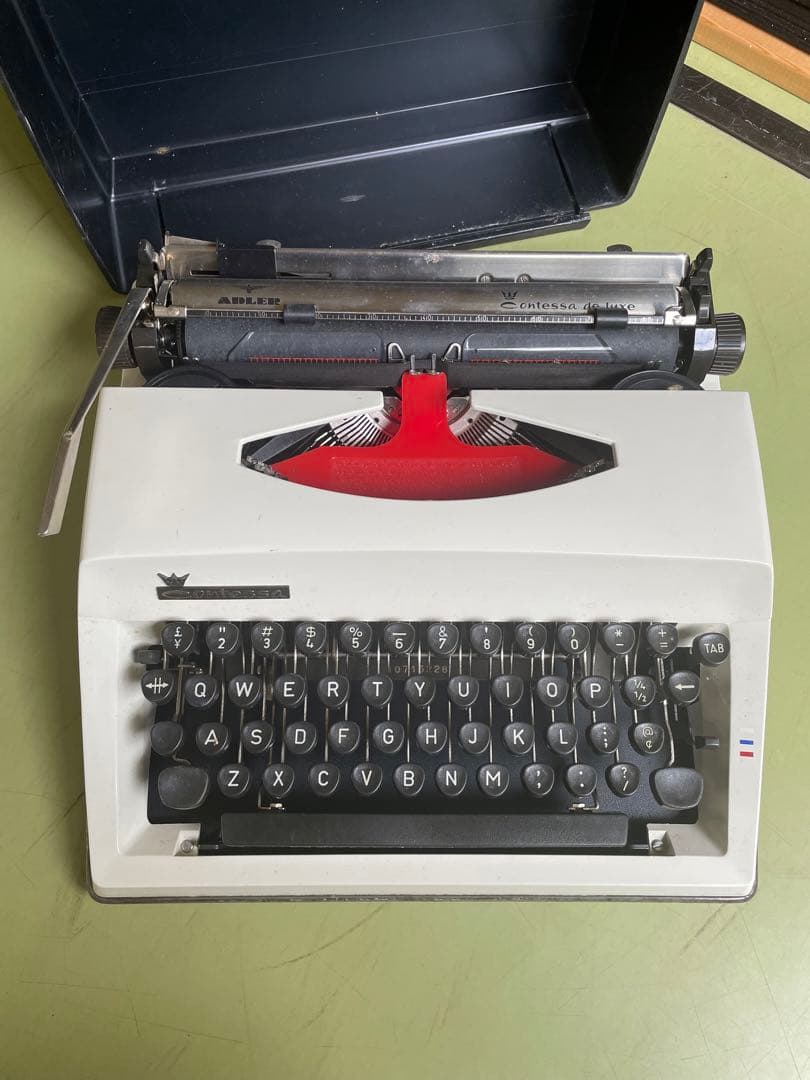 ADLER contessa de luxe タイプライター　オランダ製