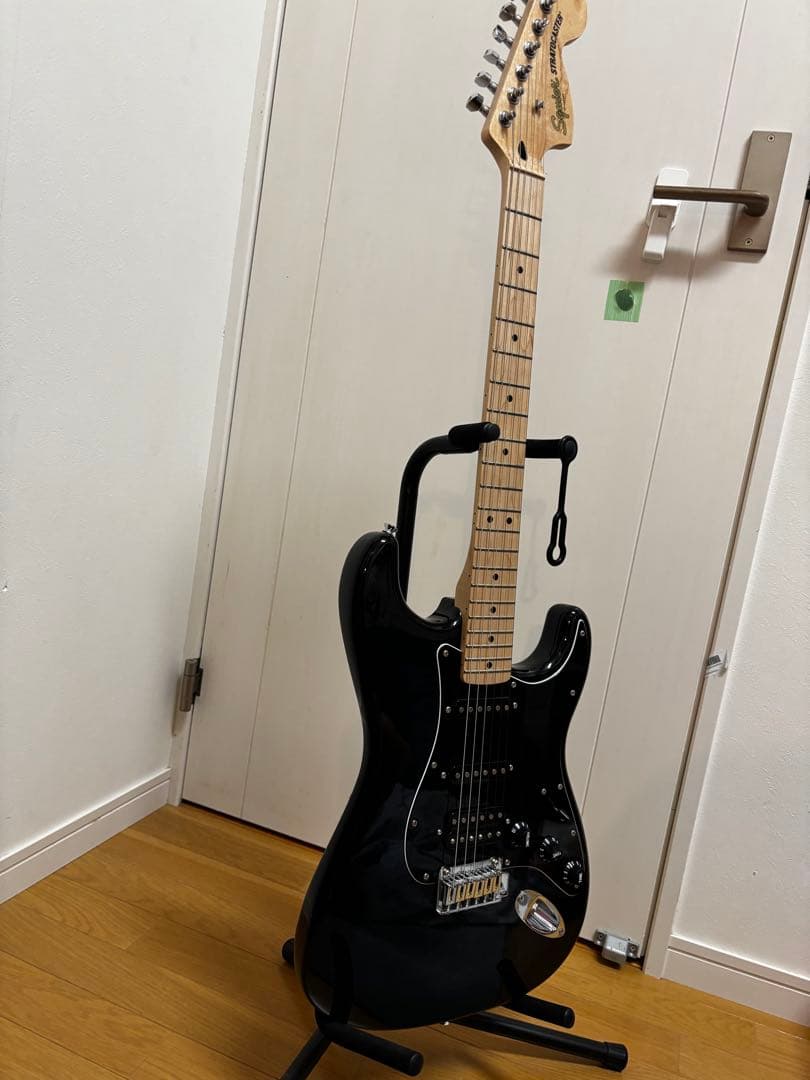エレキギター ブラック メイプルネック 21フレットStratocaster