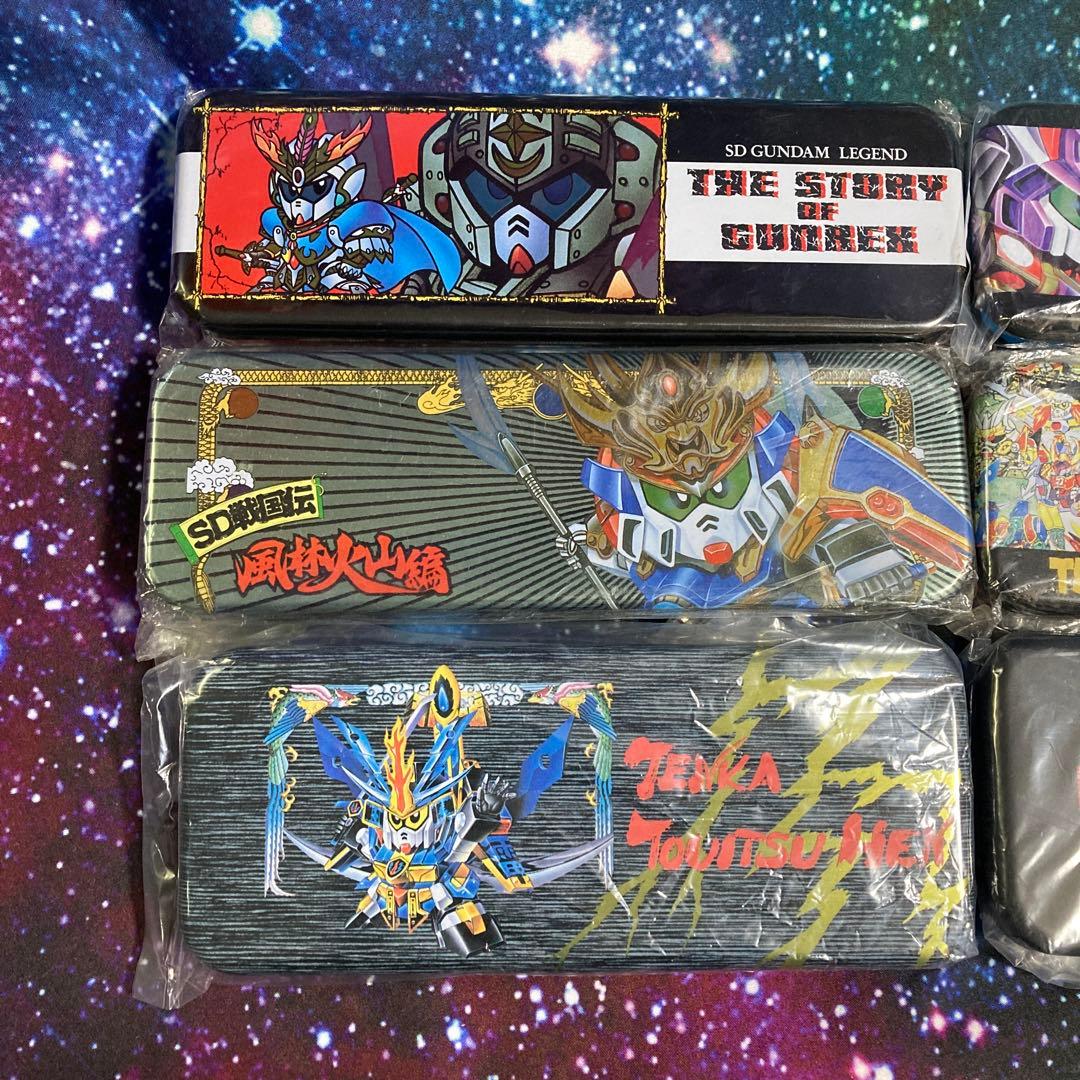 SDガンダムの缶ペンセット（ナイトガンダム、武者ガンダム　ペンケース）