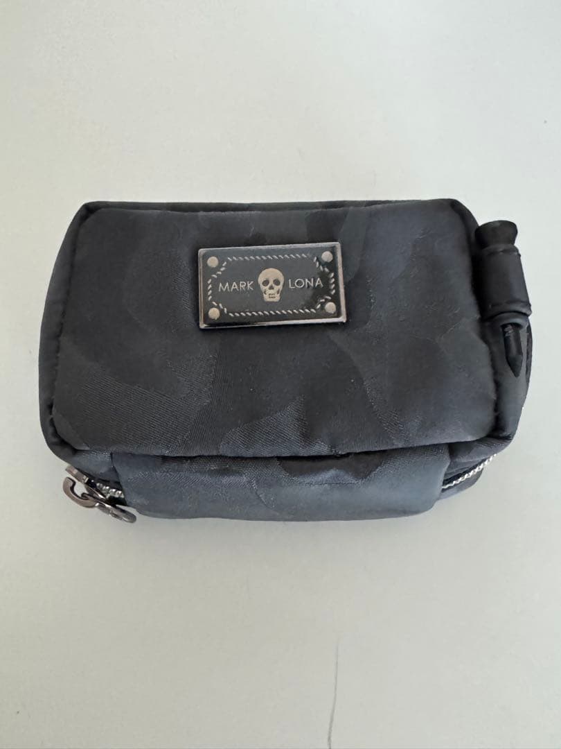 ［新品・未使用］MARK & LONA ボールポーチ ブラック　迷彩柄