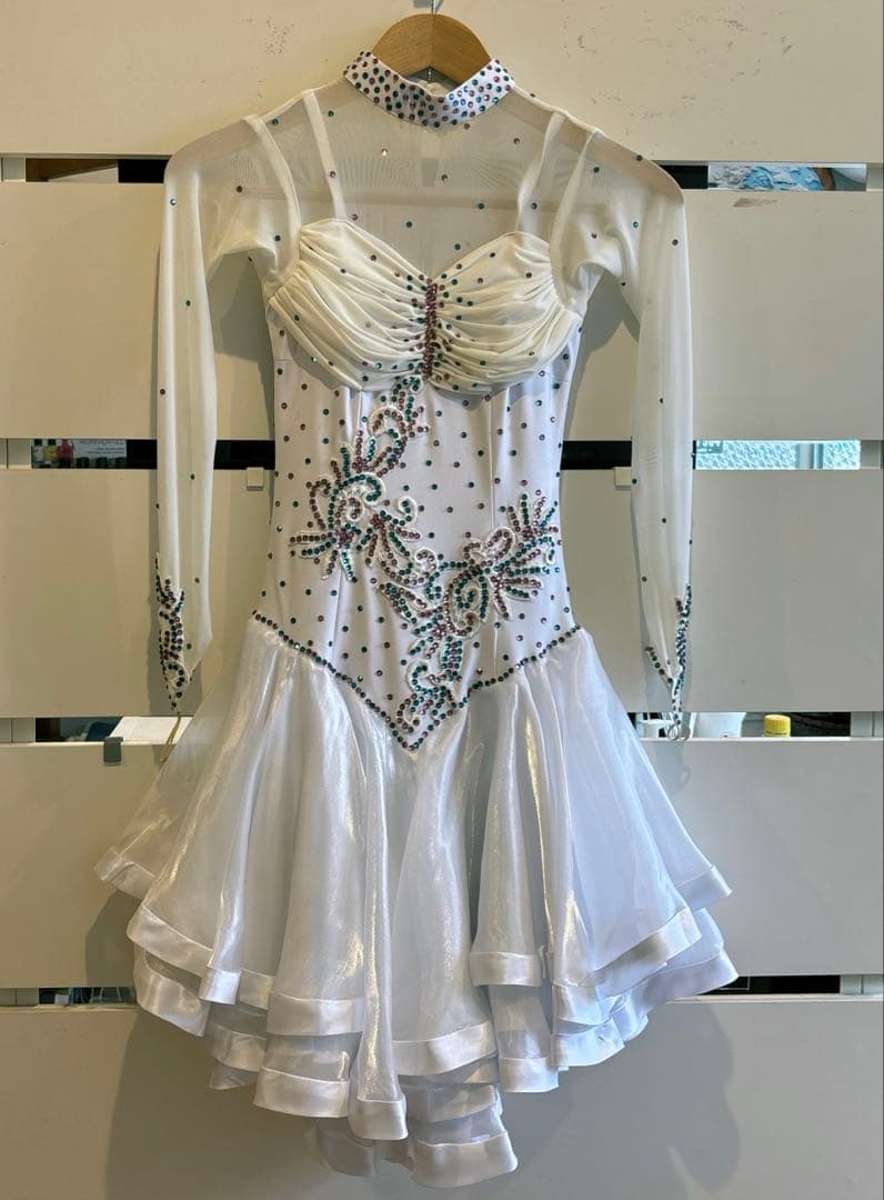 最終お値下げ！社交ダンス　デモドレス