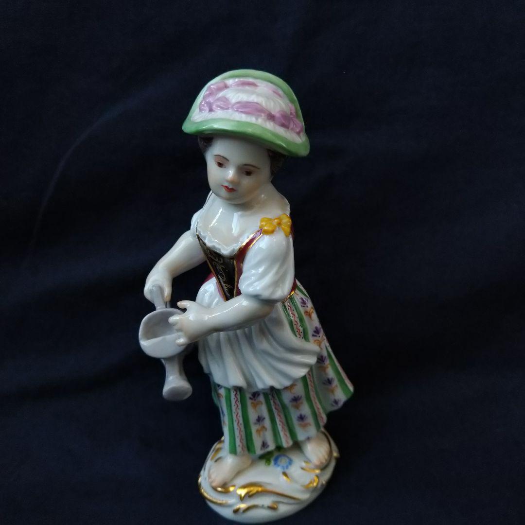 ✤マイセン(Meissen)フィギュリン『ジョウロを持つ少女』