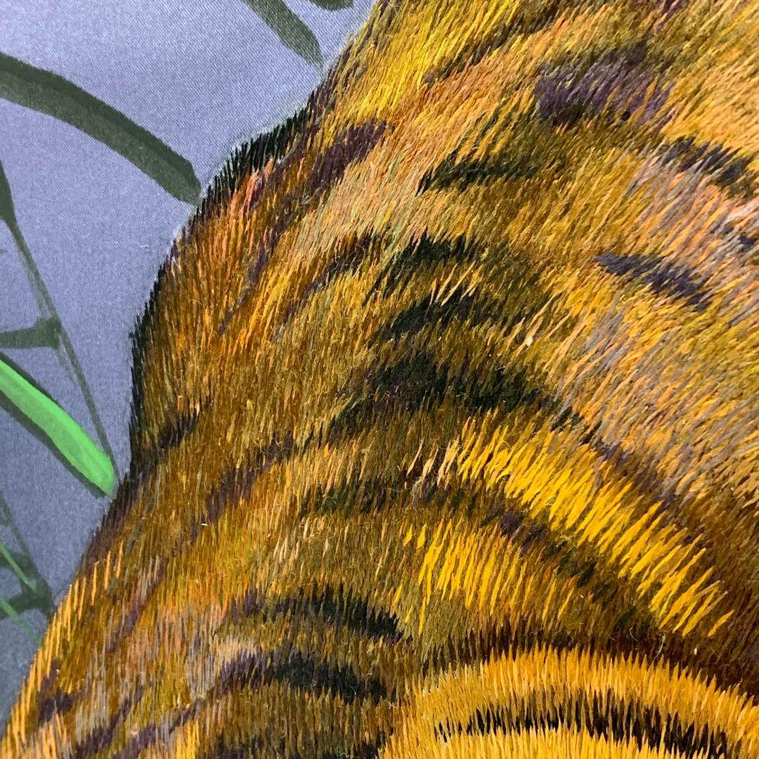 掛軸 荒木秀峰 猛虎 刺繍 共箱 太巻 干支 寅 月 夜 B-7