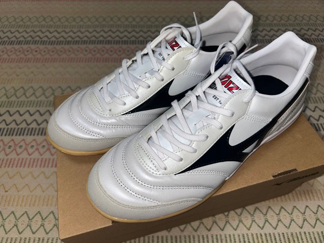 MORELIA IN ホワイト/ブラック インドアフットサルシューズ モレリア