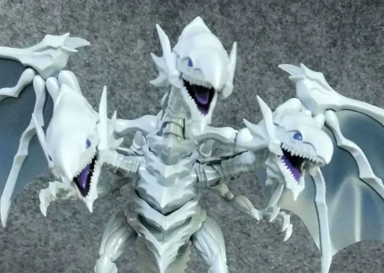 遊戯王　プラモデル　ブルーアイズアルティメットドラゴンとエグゾディア