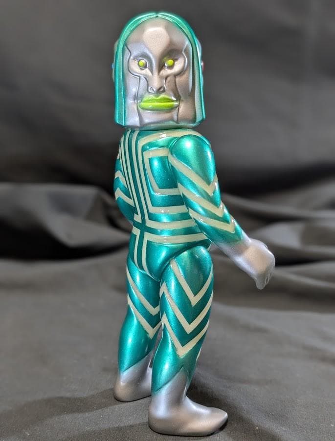 三面怪人 ダダ（Ｍ１号）三面バージョン ソフビフィギュア 蓄光カスタムペイント