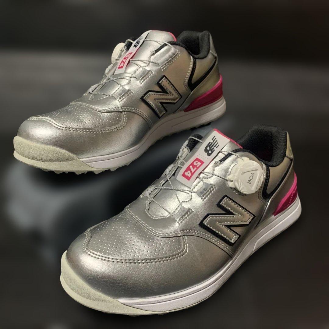 【美品】ニューバランス　ゴルフシューズ　シルバー　24センチ