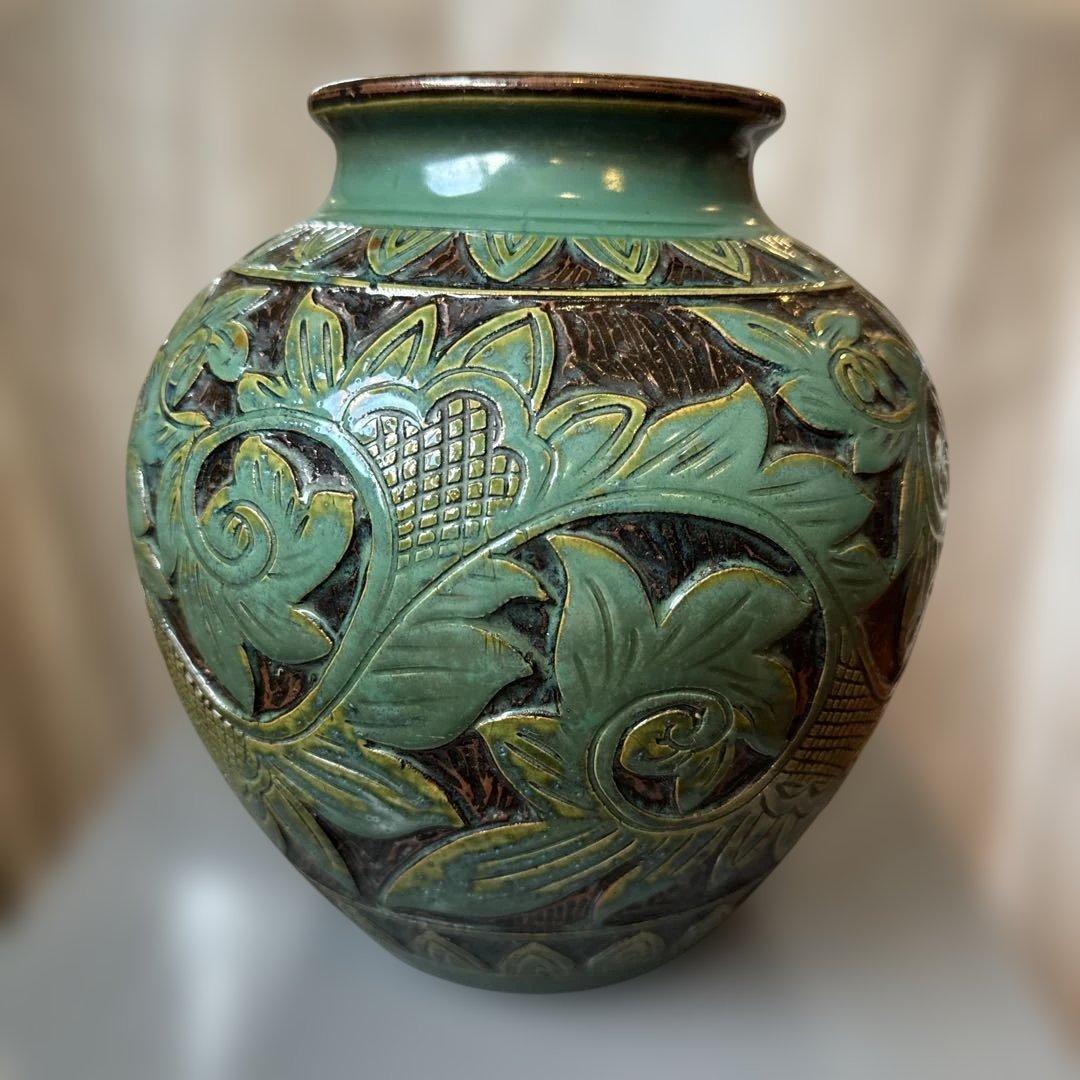 壺屋焼　緑釉唐草掻き落とし　大壺