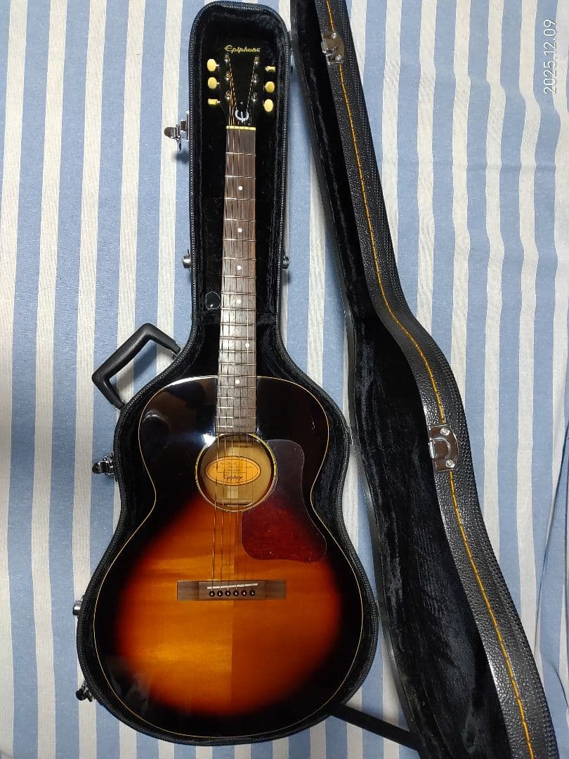 EpiphoneのGibsonヘッドの小振りアコギEL-00美品、ハードケース付