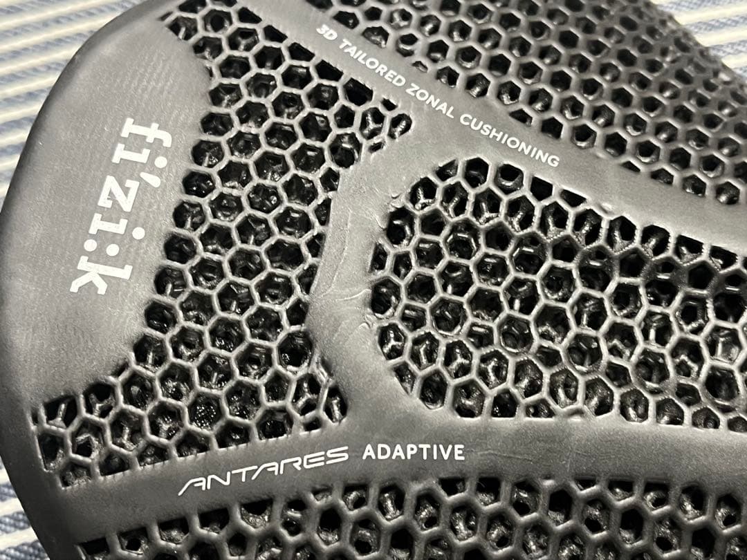 fizik Vento Antares Adaptive サドル