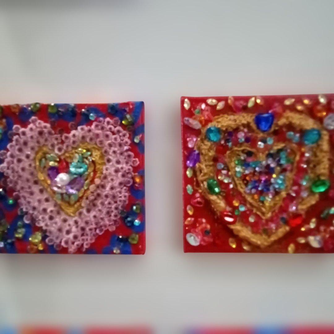 壁掛けアート　赤色二枚セット　15センチ