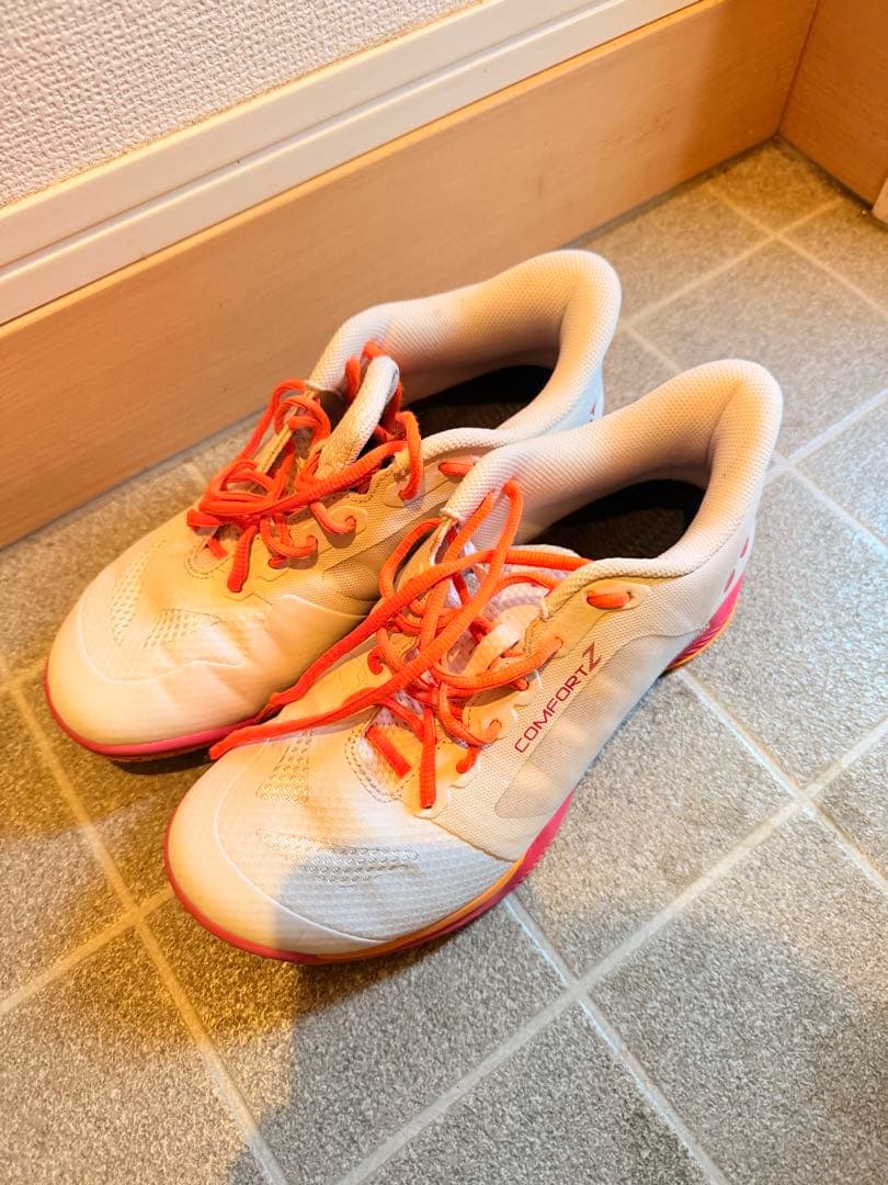 ピンクの猫12/26まで　YONEX COMFORT Z 25.5